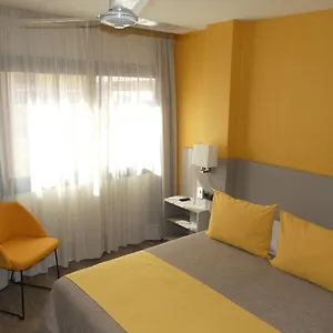 zeus-malaga.hotelsinnerja.org/