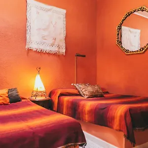 https://el-riad-andaluz.hotelsinnerja.org